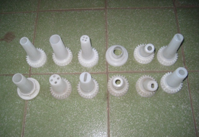 Blowing nozzle